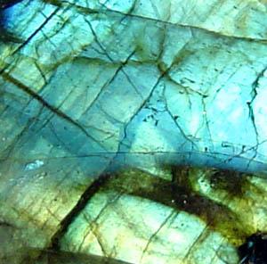 Labradorite_detail_ok