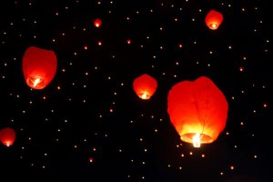 floating-lanterns-112957200573TE